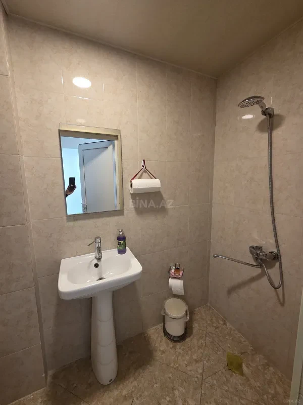Satılır obyekt 175 m²