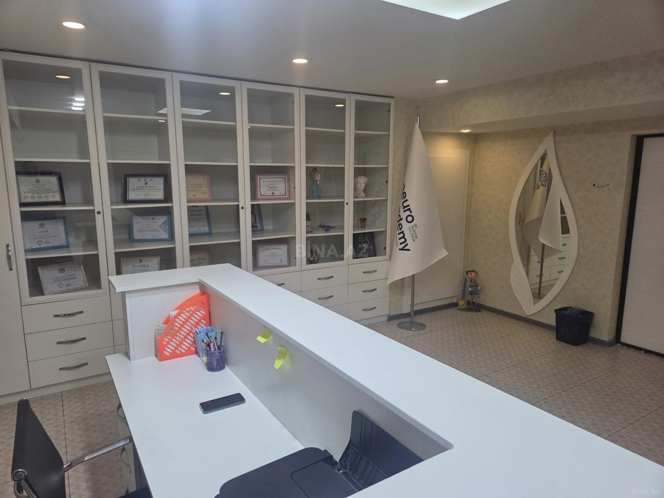 Satılır obyekt 175 m²