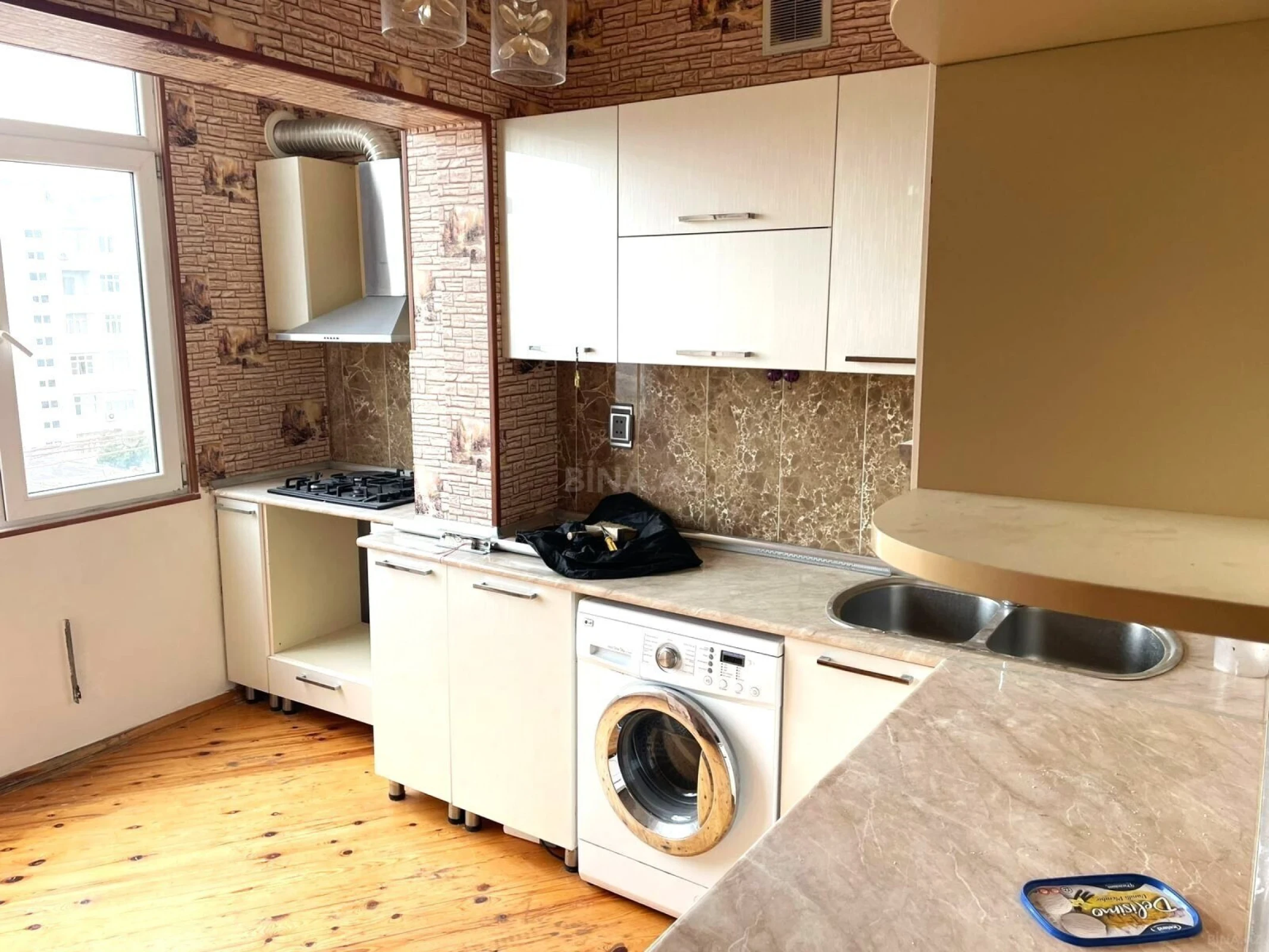 Kirayə verilir 2 otaqlı mənzil 45 m²