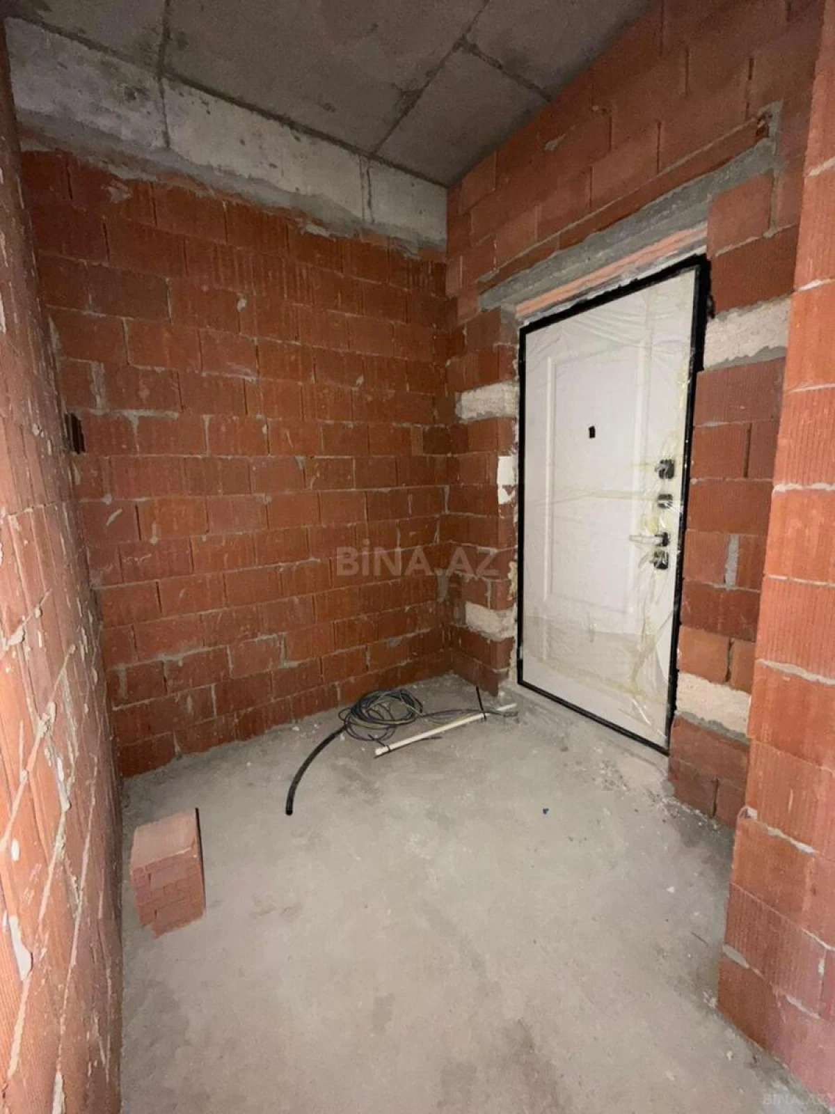 Satılır 3 otaqlı mənzil 75 m²