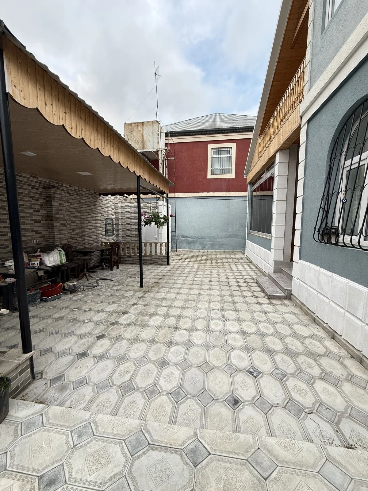 Satılır 5 otaqlı həyət evi 170 m²