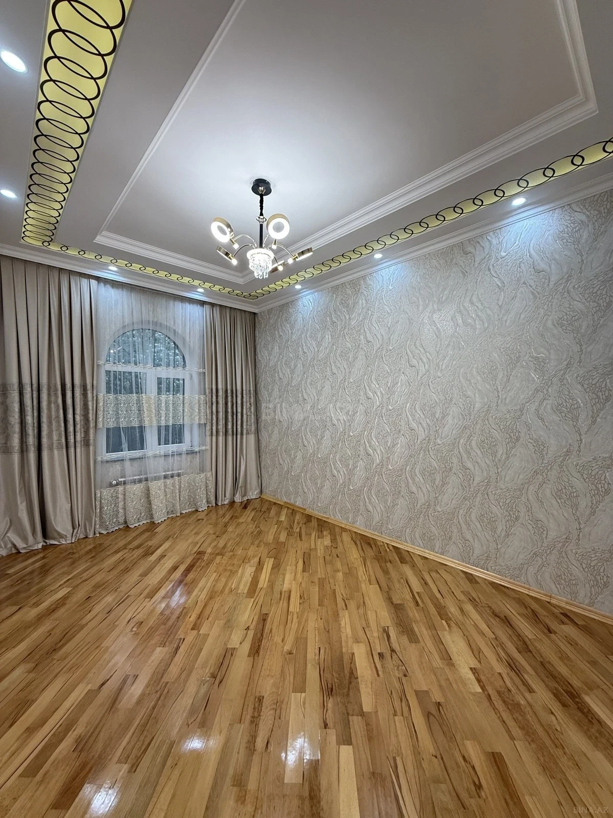 Satılır 5 otaqlı həyət evi 170 m²