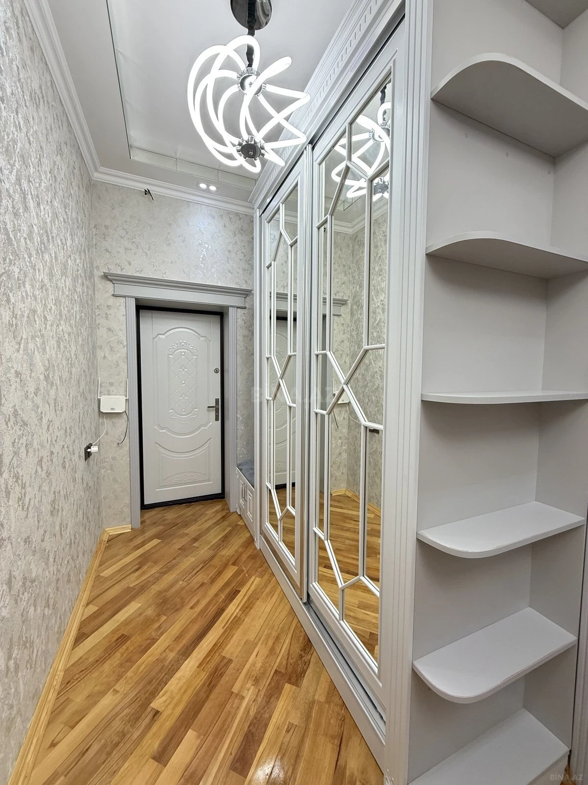 Satılır 5 otaqlı həyət evi 170 m²