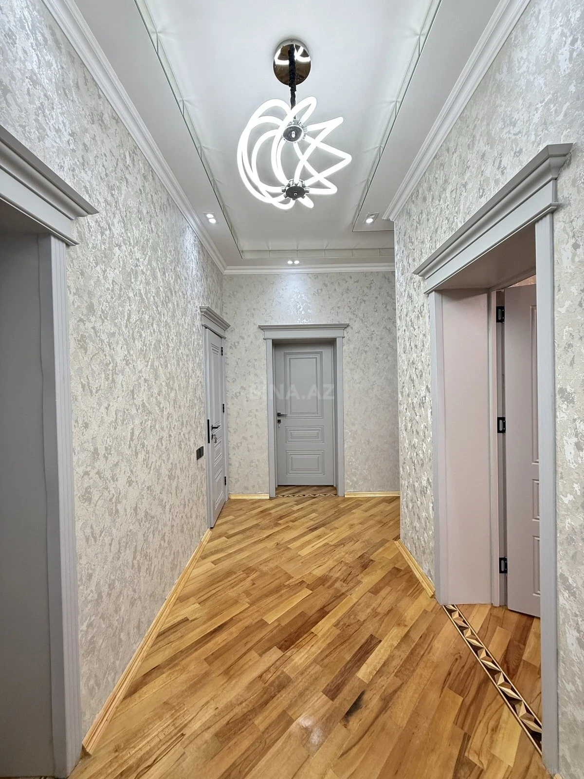 Satılır 5 otaqlı həyət evi 170 m²