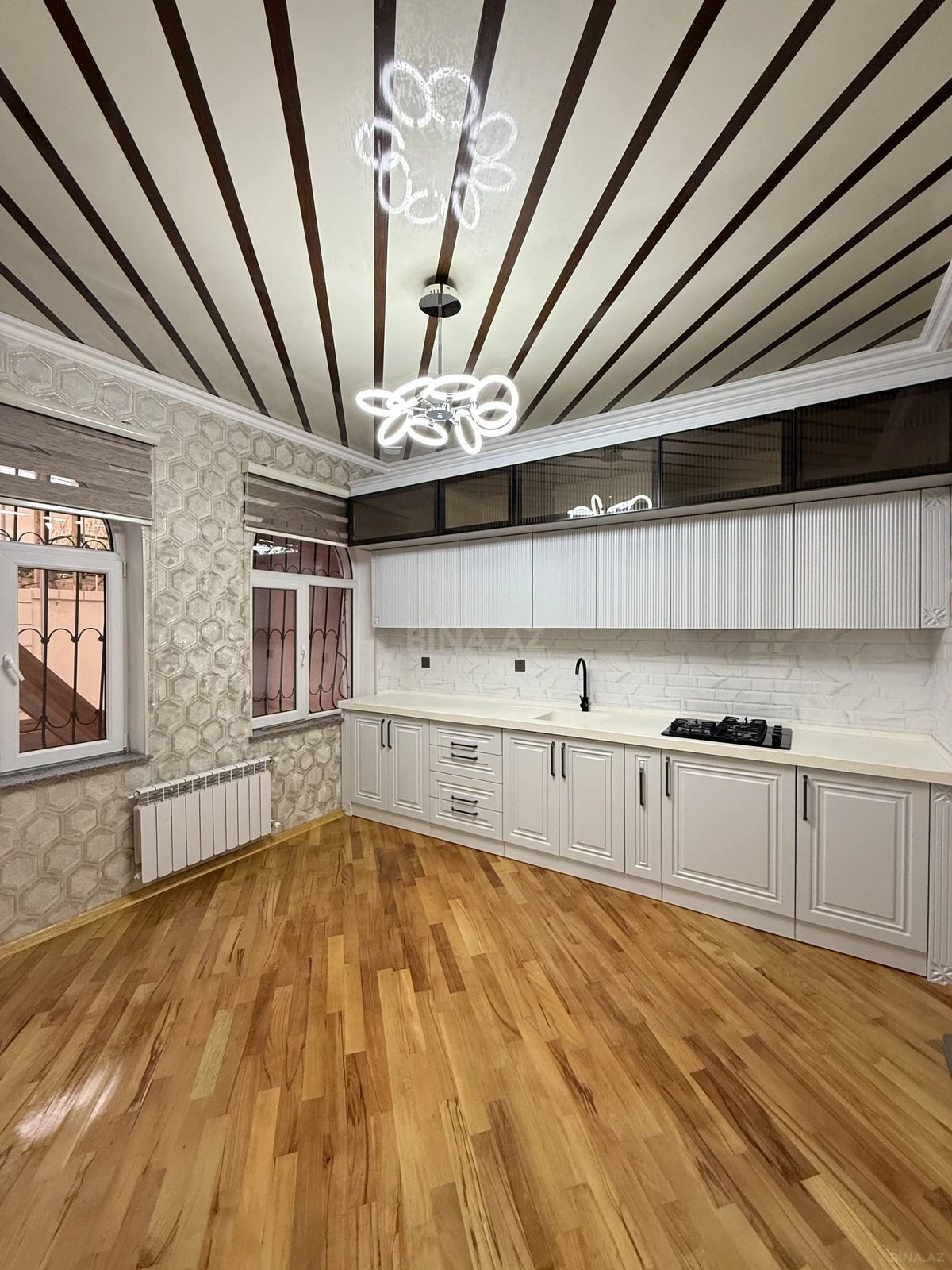 Satılır 5 otaqlı həyət evi 170 m²