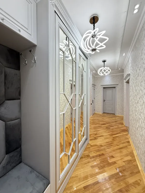 Satılır 5 otaqlı həyət evi 170 m²