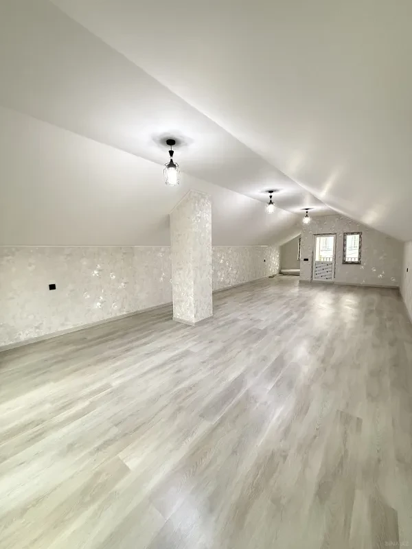 Satılır 5 otaqlı həyət evi 170 m²