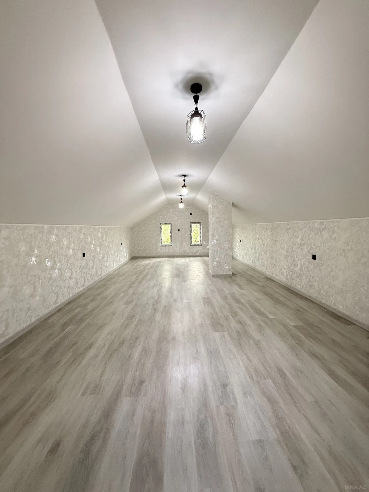 Satılır 5 otaqlı həyət evi 170 m²