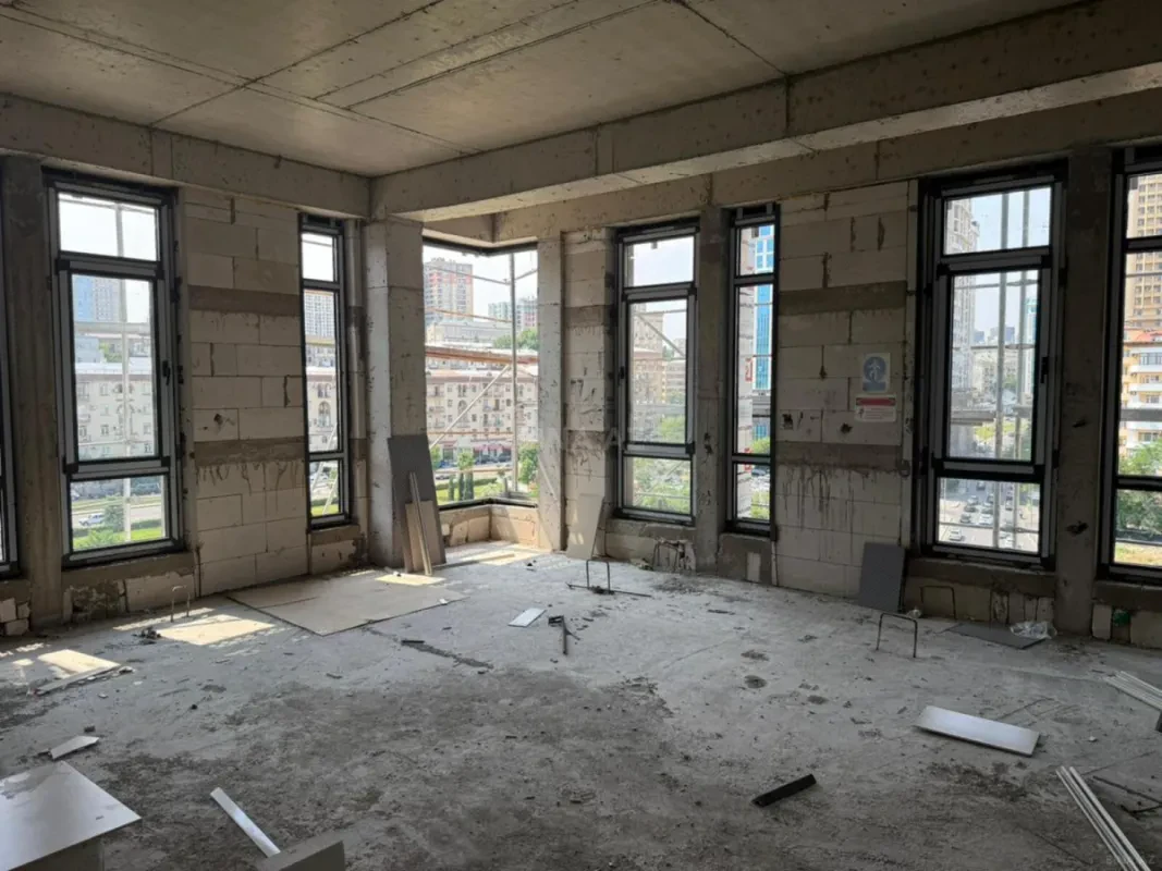 Satılır 3 otaqlı mənzil 154 m²