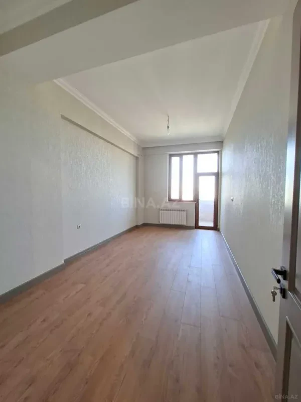 Satılır 4 otaqlı mənzil 175 m²