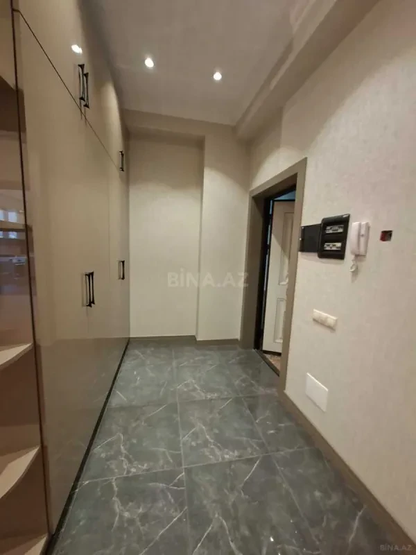 Satılır 4 otaqlı mənzil 175 m²