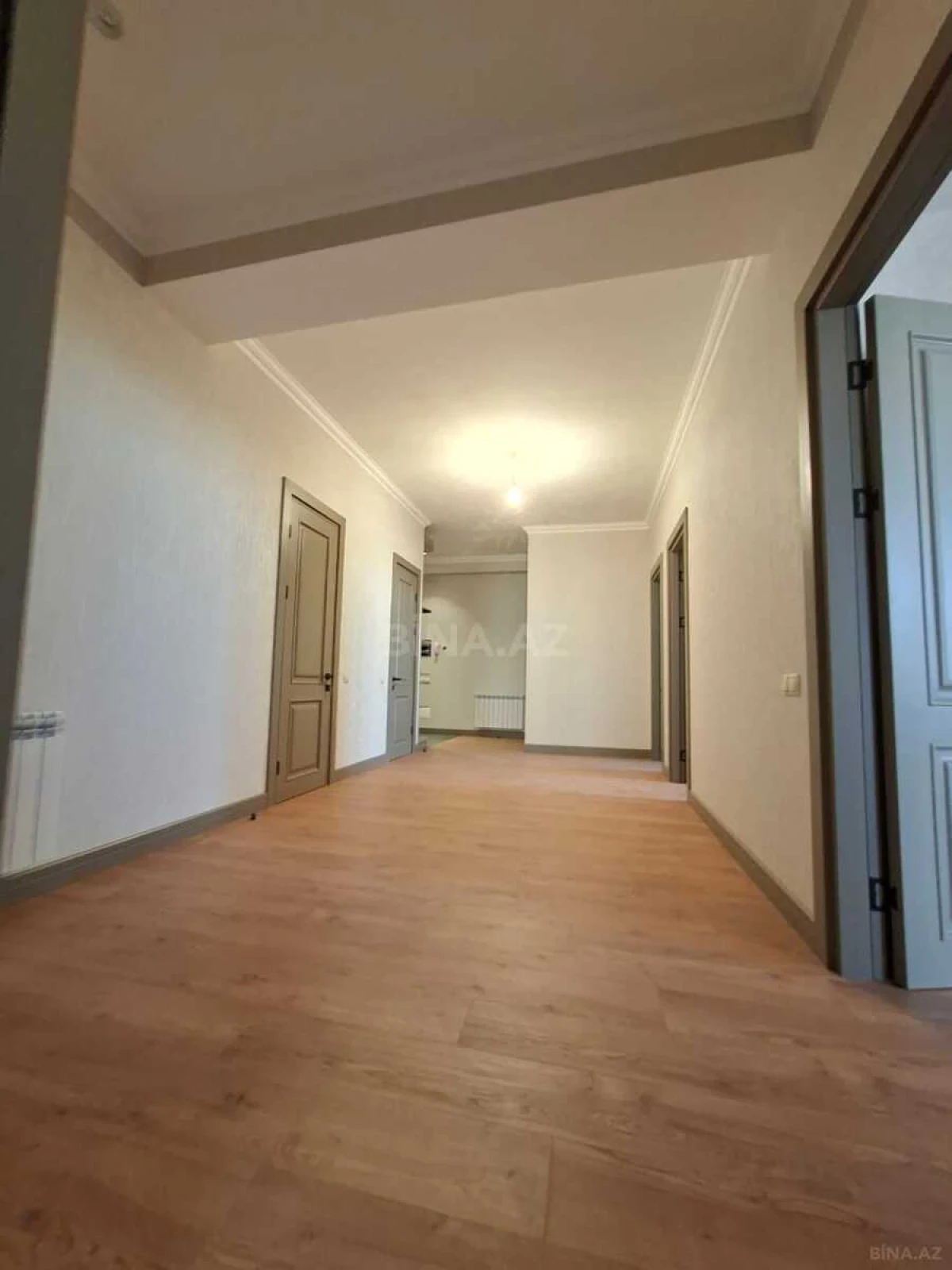 Satılır 4 otaqlı mənzil 175 m²