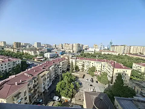 Satılır 4 otaqlı mənzil 175 m²