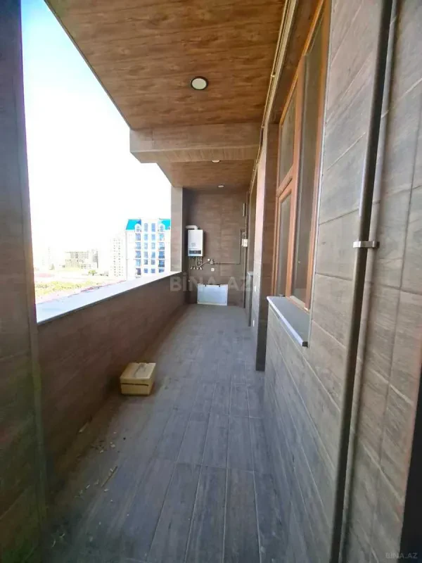 Satılır 4 otaqlı mənzil 175 m²