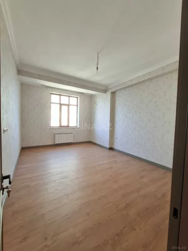 Satılır 4 otaqlı mənzil 175 m²