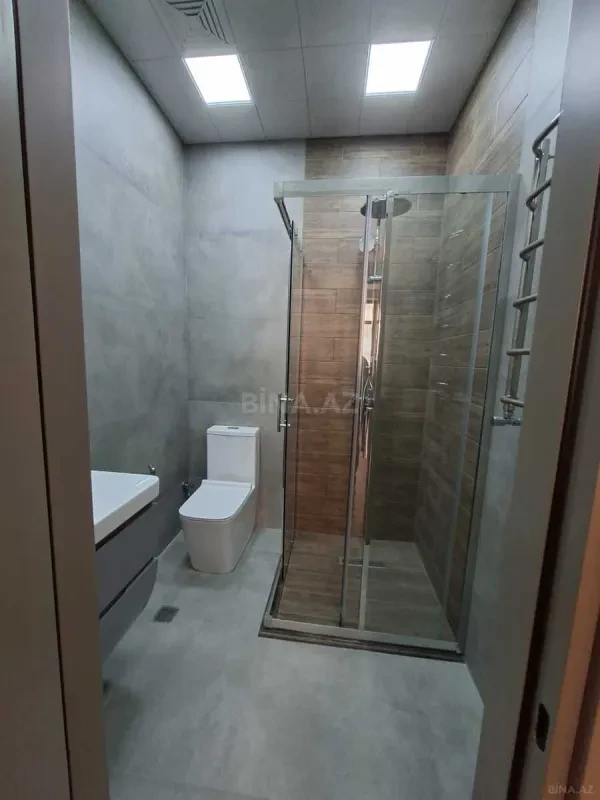 Satılır 4 otaqlı mənzil 175 m²