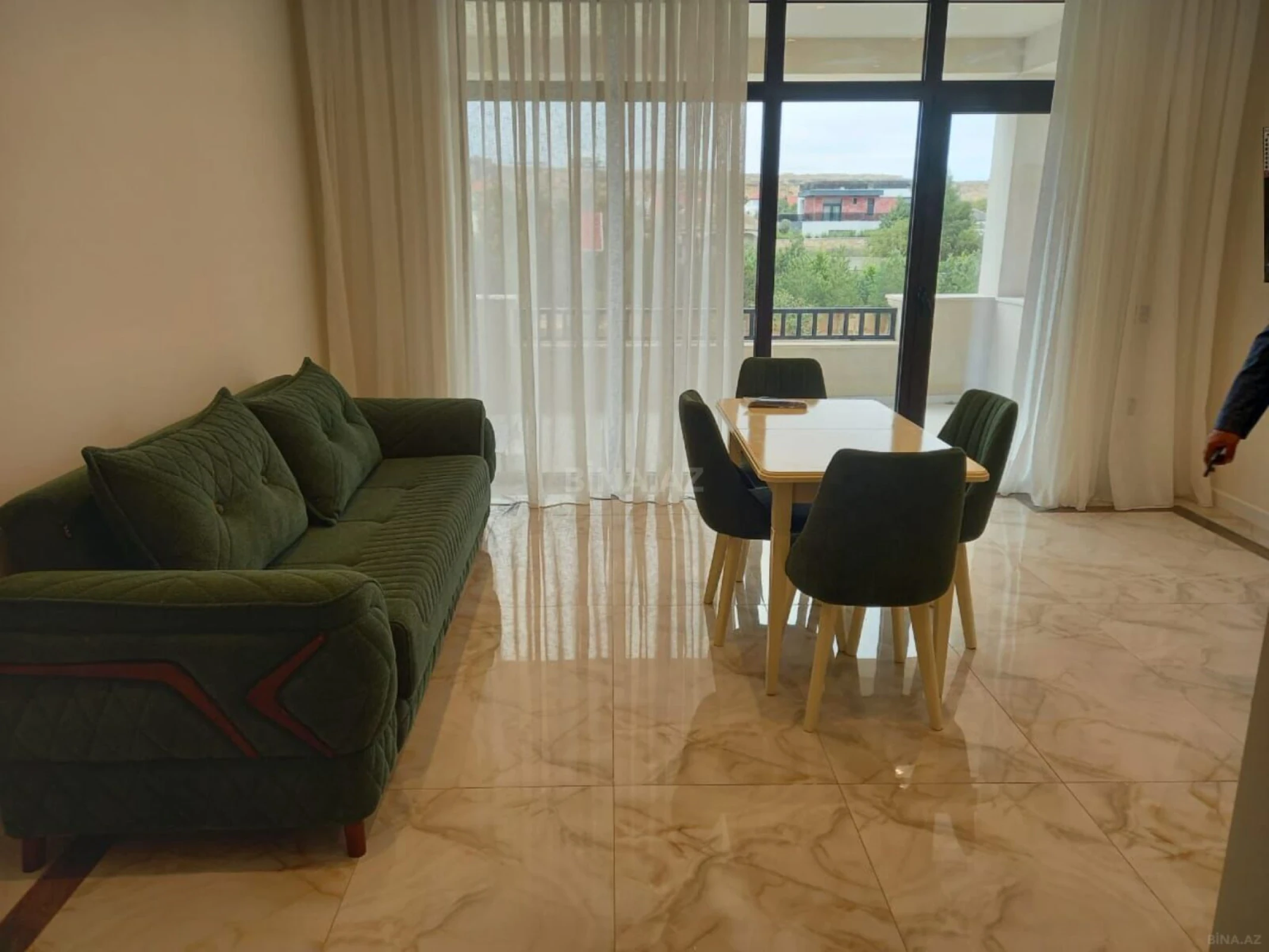 Satılır 2 otaqlı mənzil 86 m²