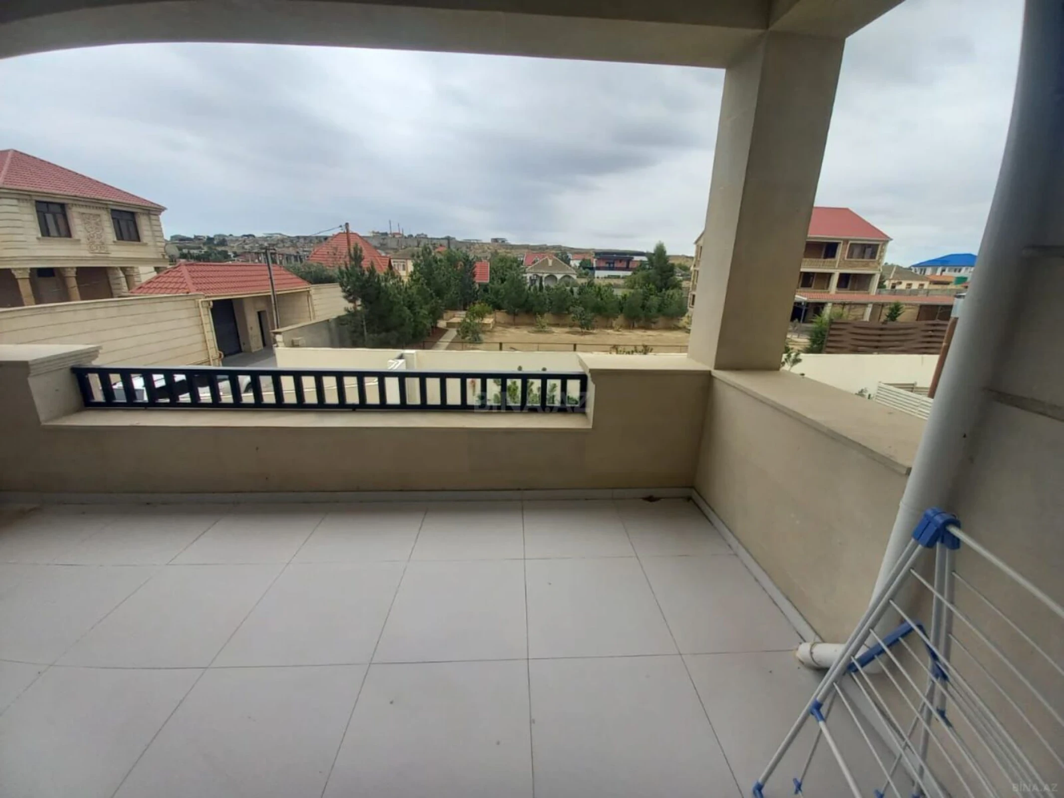 Satılır 2 otaqlı mənzil 86 m²