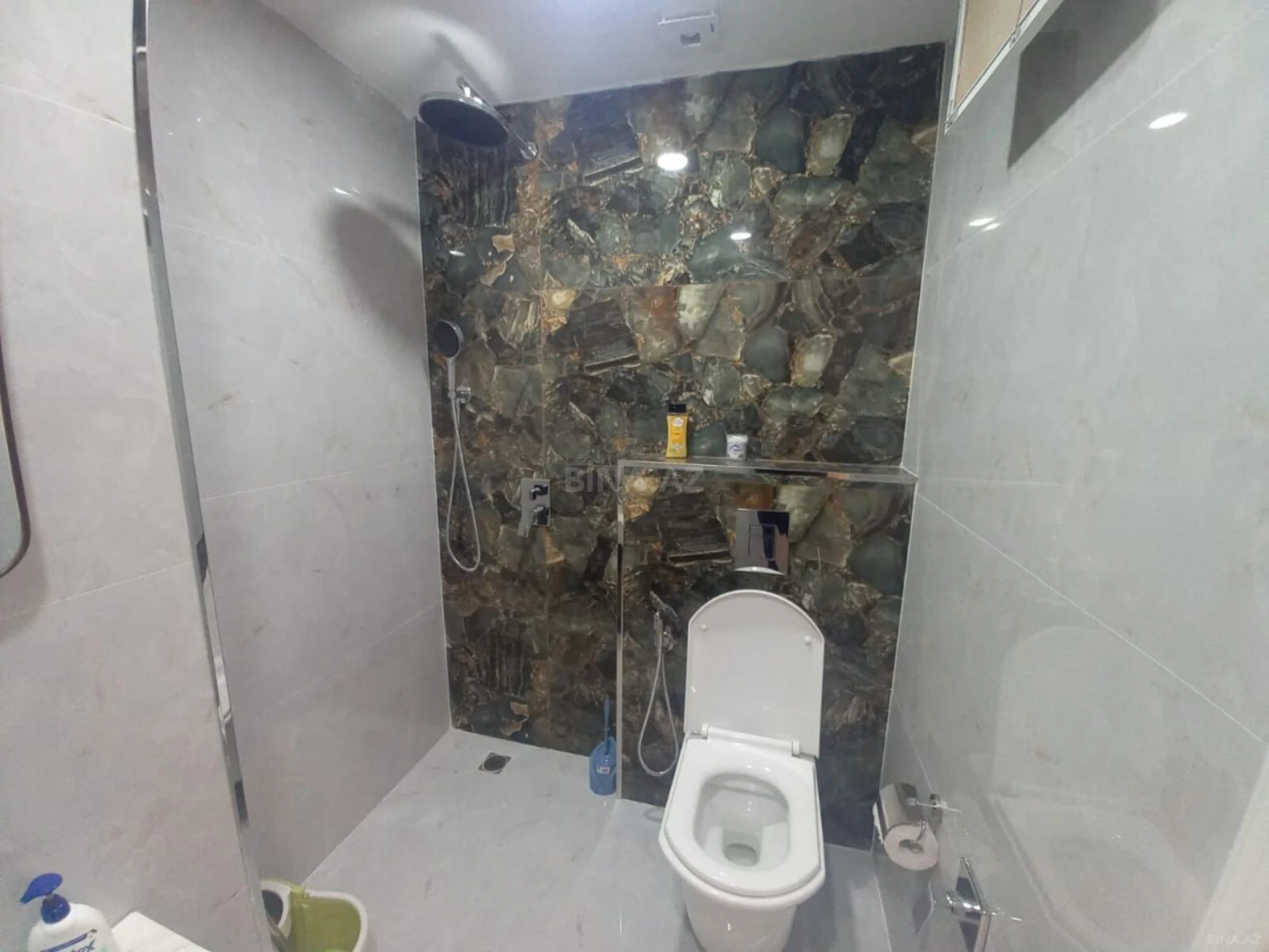 Satılır 2 otaqlı mənzil 86 m²