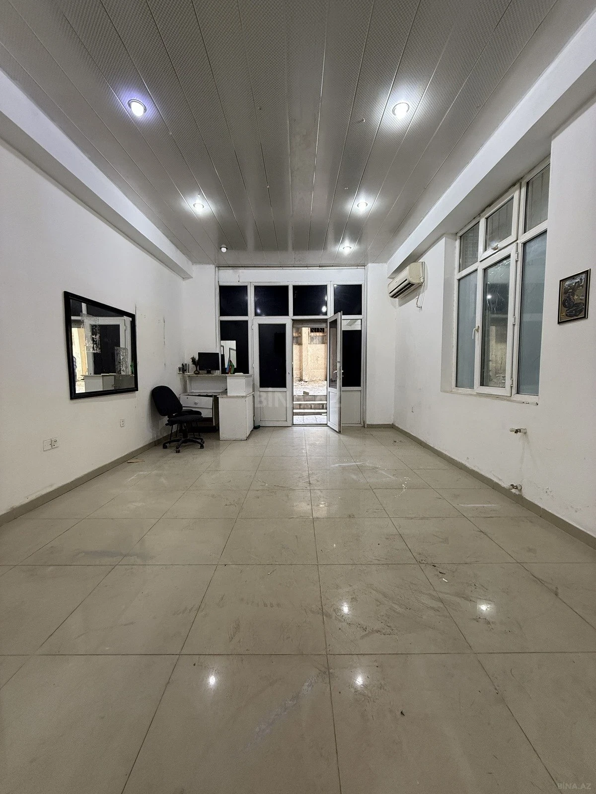 Kirayə verilir obyekt 95 m²