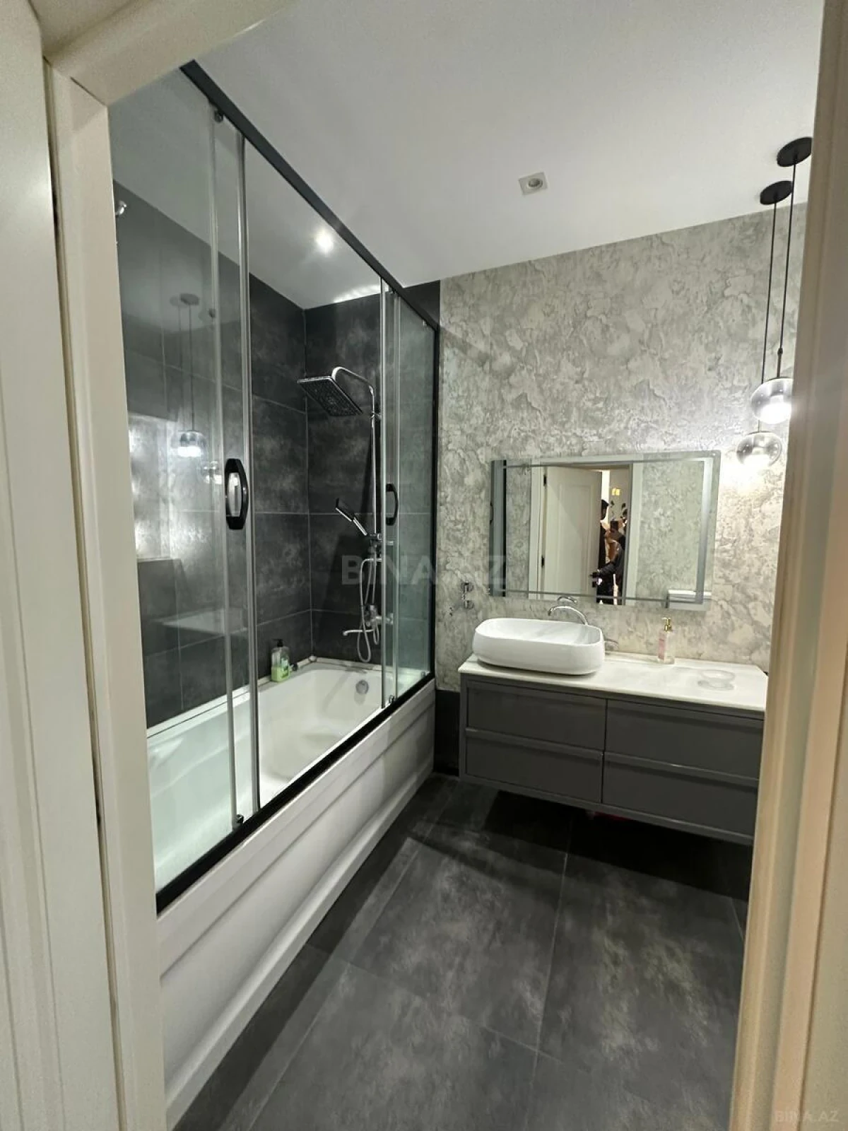 Kirayə verilir 3 otaqlı mənzil 120 m²