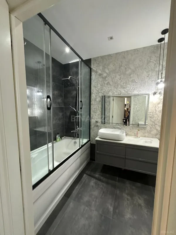 Kirayə verilir 3 otaqlı mənzil 120 m²