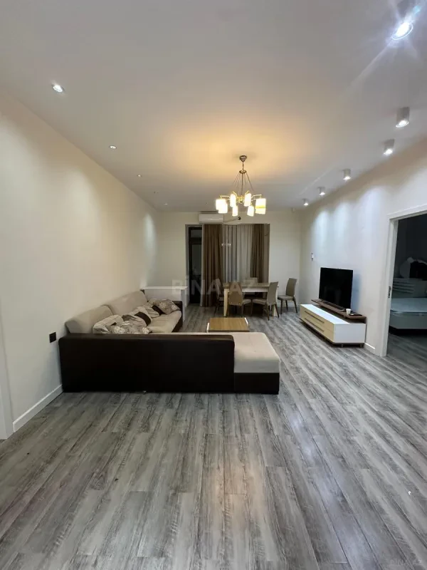 Kirayə verilir 3 otaqlı mənzil 120 m²