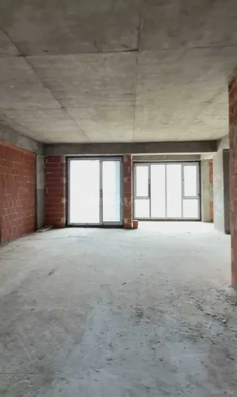 Satılır 3 otaqlı mənzil 147 m²