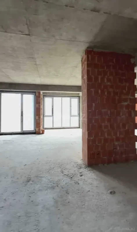 Satılır 3 otaqlı mənzil 147 m²