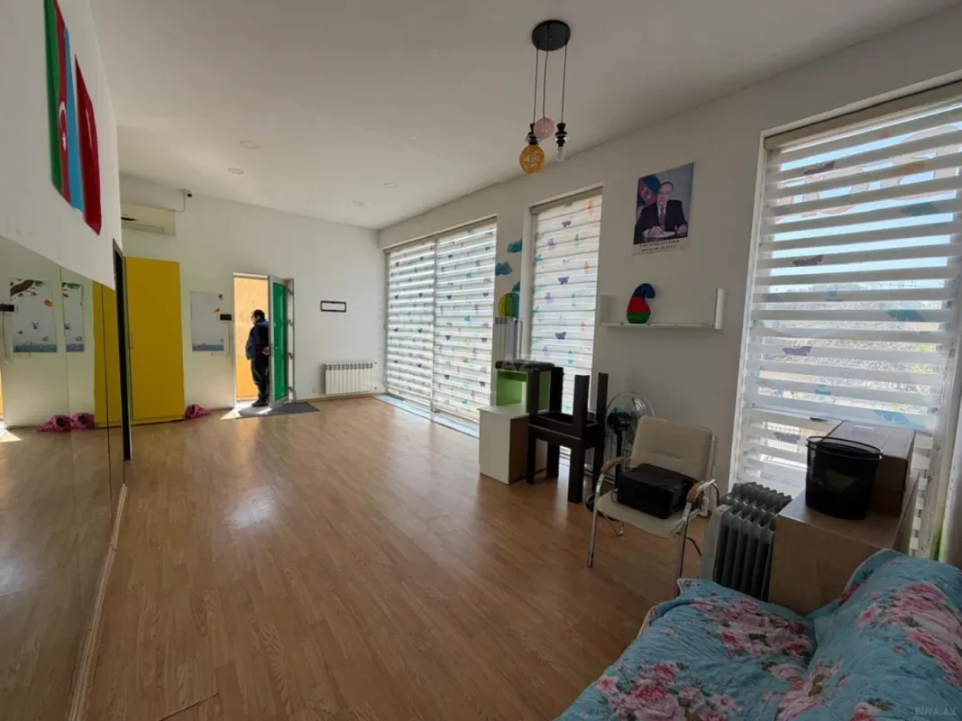 Satılır obyekt 300 m²