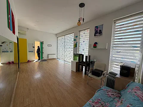 Satılır obyekt 300 m²