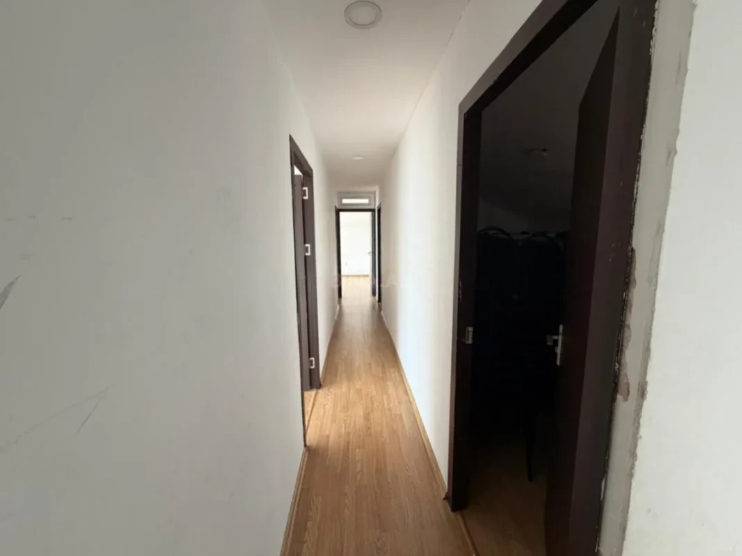 Satılır obyekt 300 m²