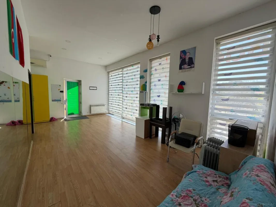 Satılır obyekt 300 m²