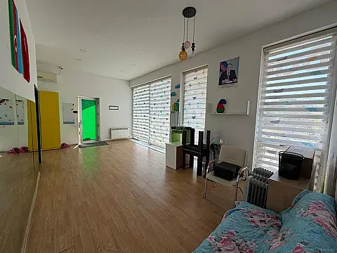 Satılır obyekt 300 m²