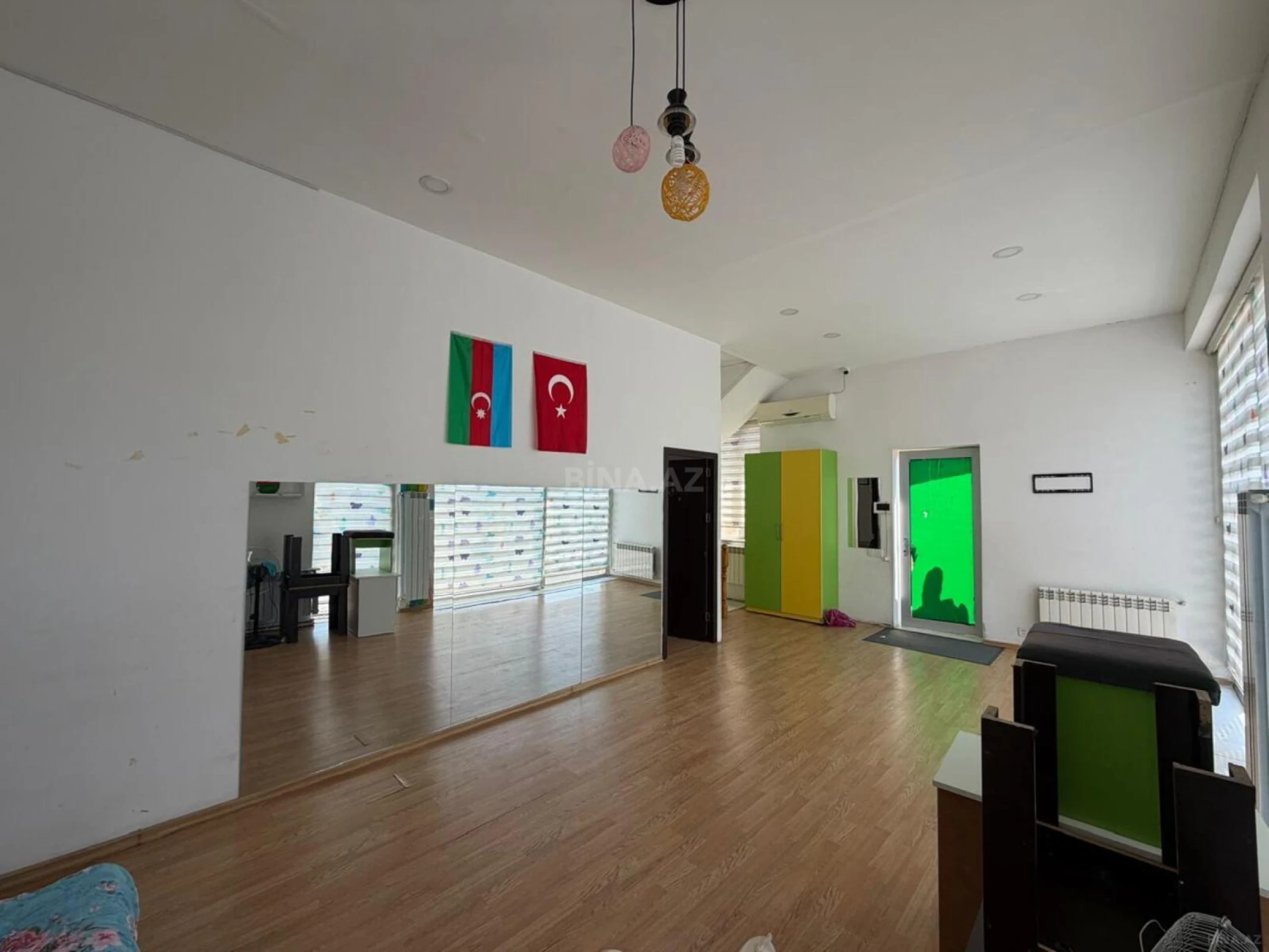 Satılır obyekt 300 m²