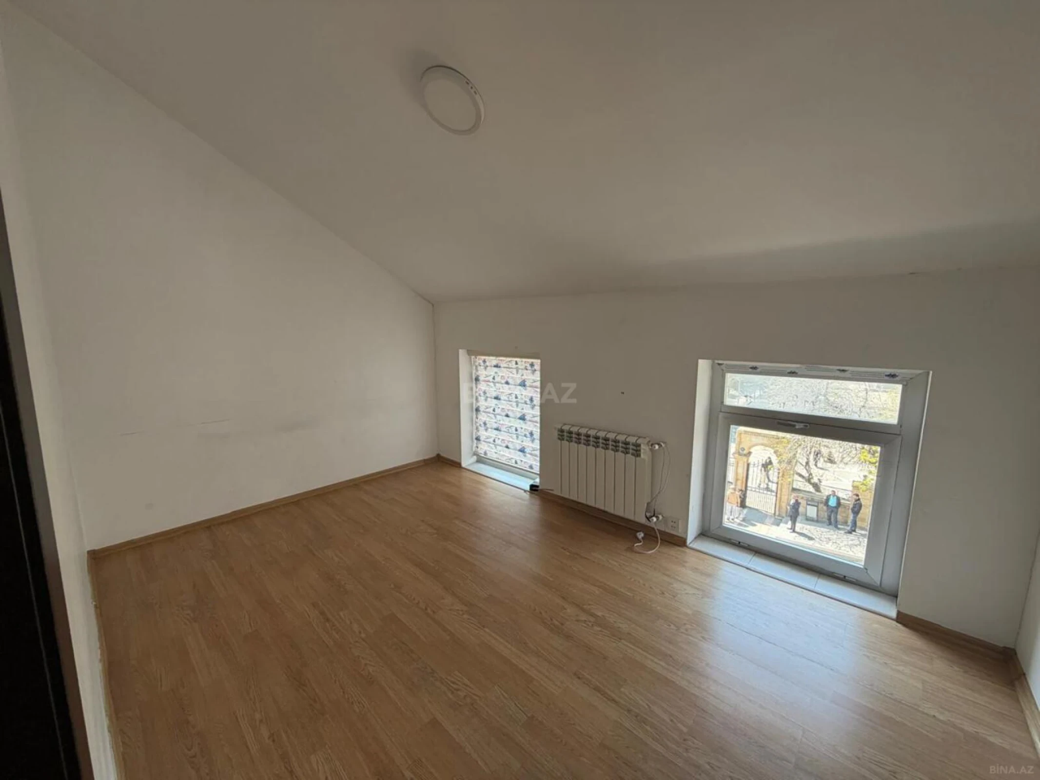Satılır obyekt 300 m²