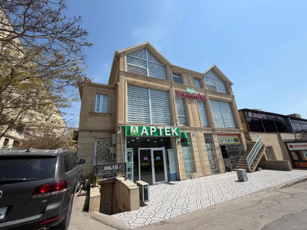 Satılır obyekt 300 m²