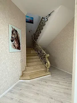 Kirayə verilir 5 otaqlı həyət evi 220 m²