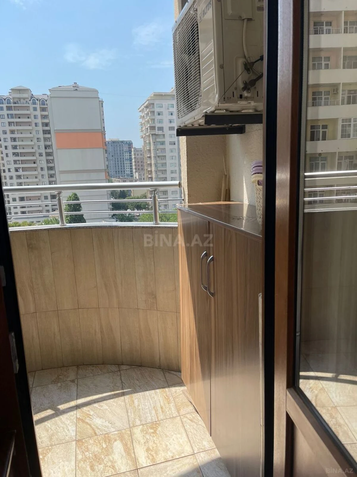 Satılır 2 otaqlı mənzil 95 m²
