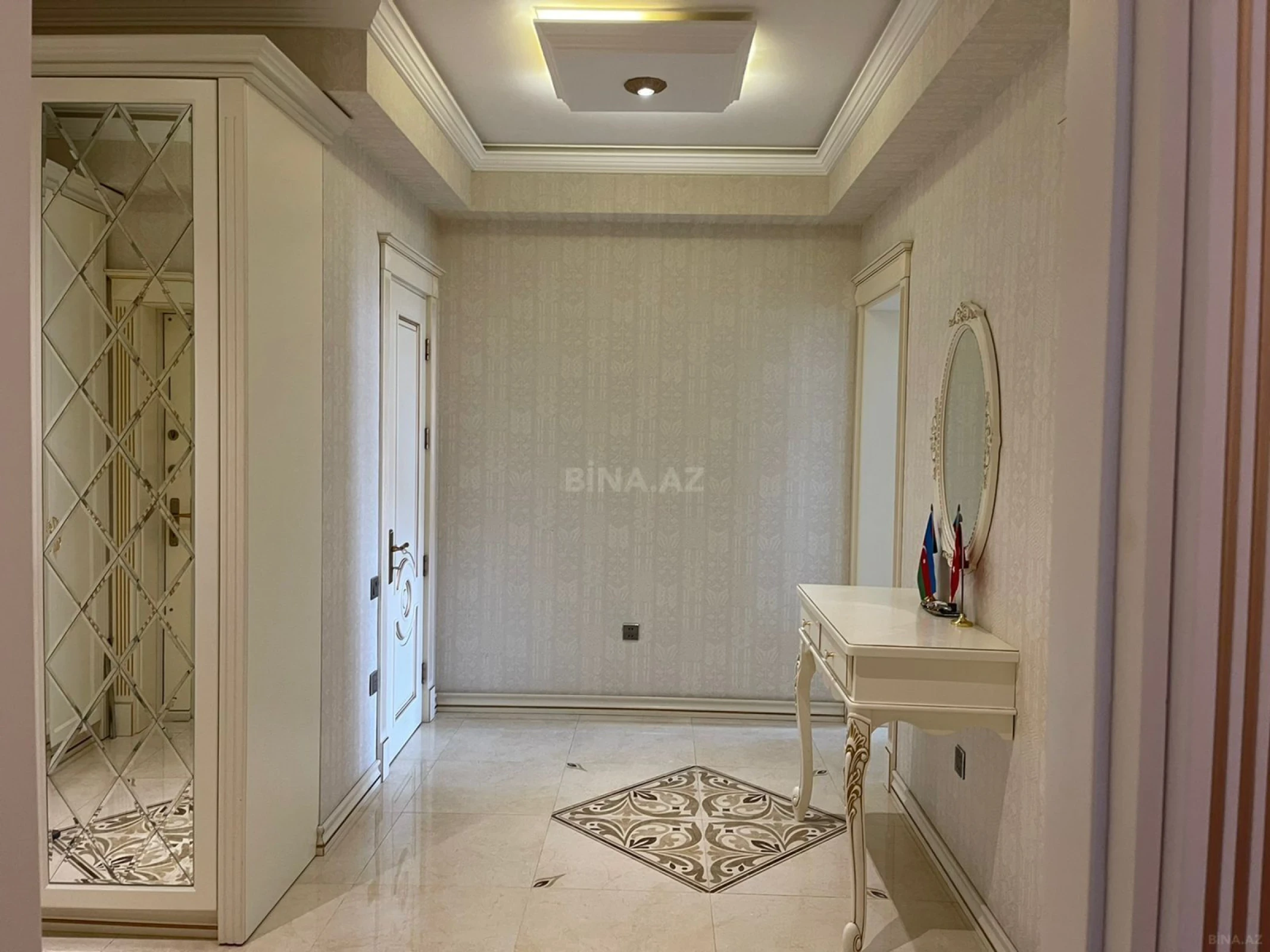 Satılır 2 otaqlı mənzil 95 m²