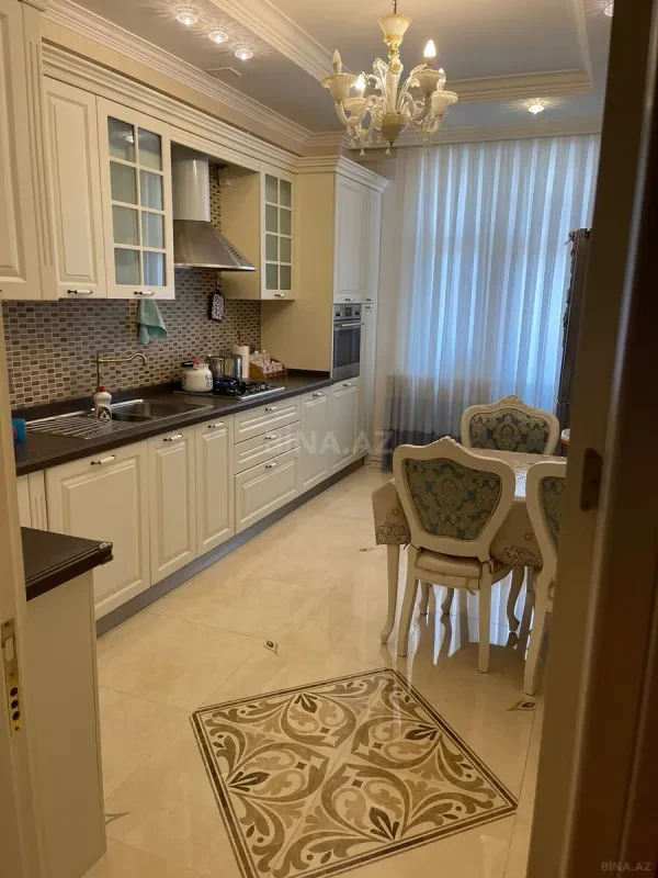 Satılır 2 otaqlı mənzil 95 m²