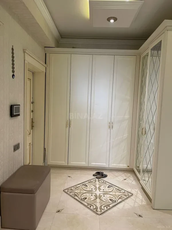 Satılır 2 otaqlı mənzil 95 m²