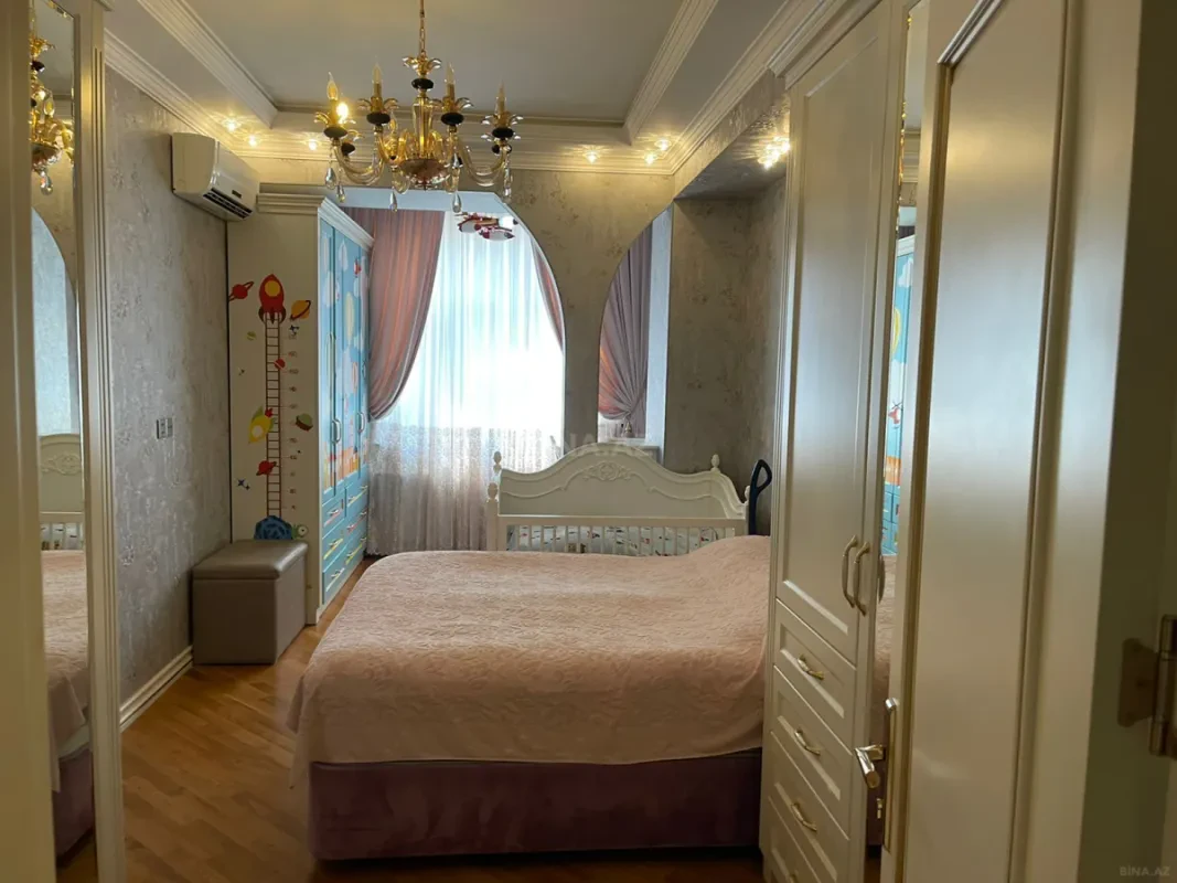 Satılır 2 otaqlı mənzil 95 m²