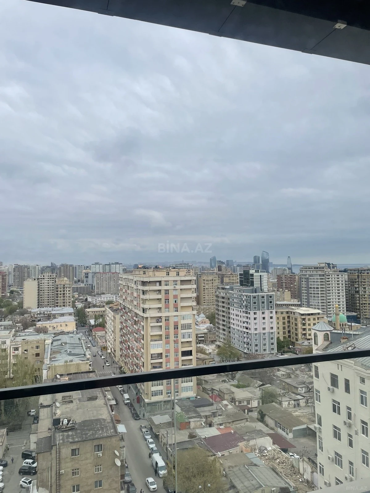 Satılır 2 otaqlı mənzil 117 m²