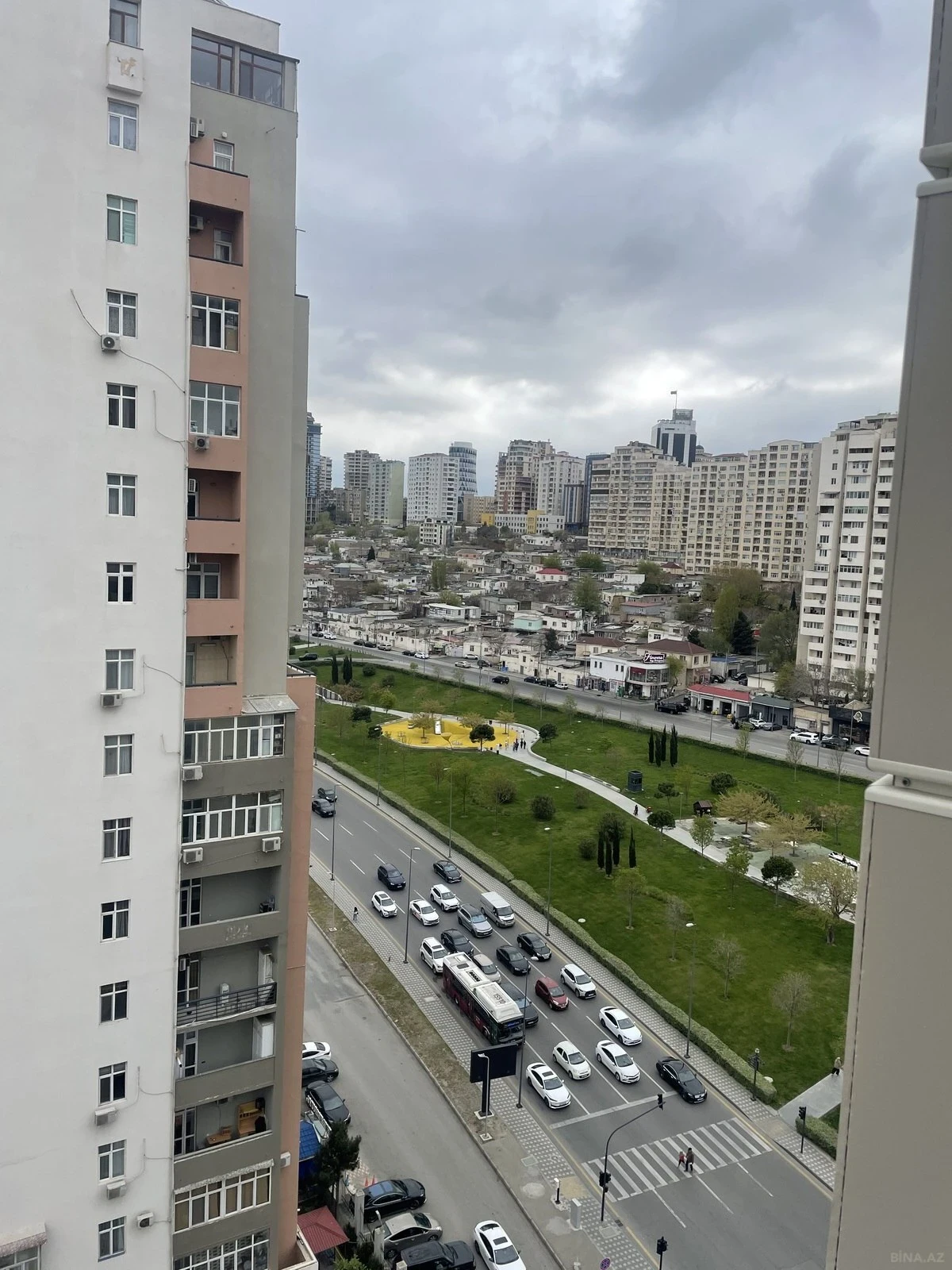 Satılır 2 otaqlı mənzil 117 m²