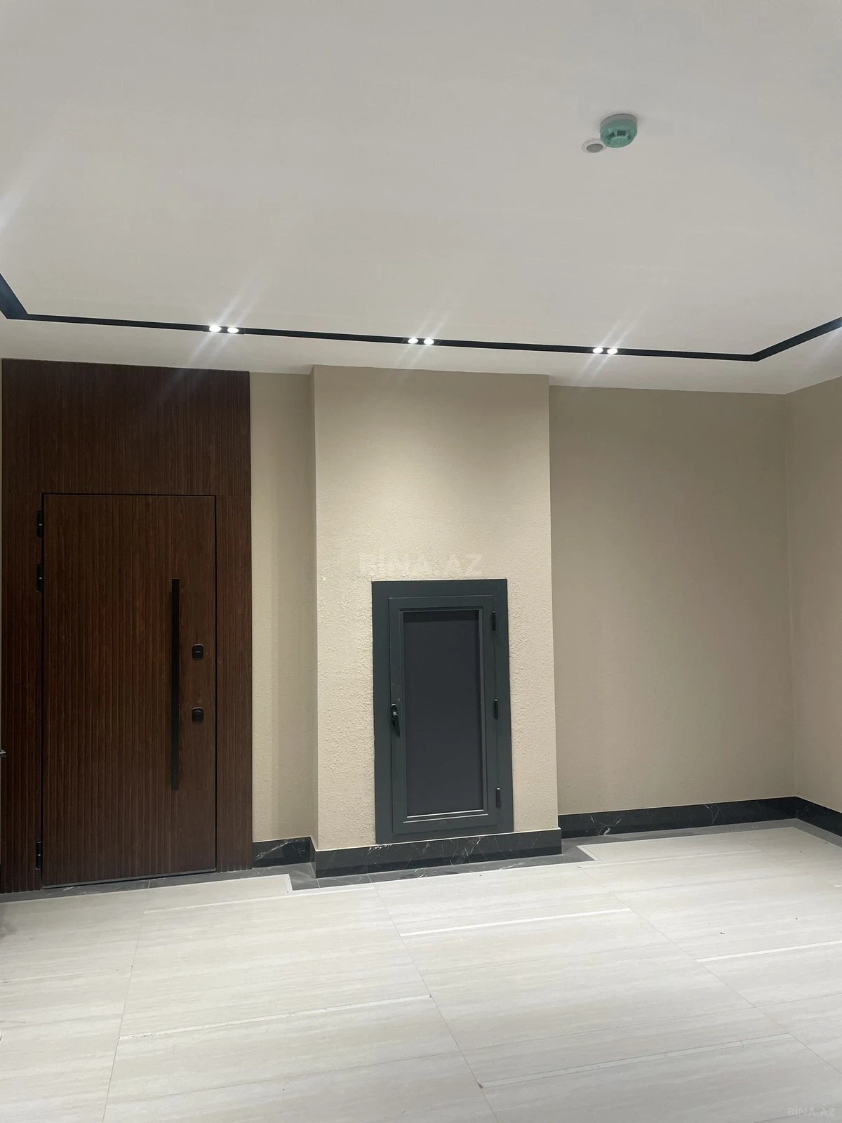 Satılır 2 otaqlı mənzil 117 m²