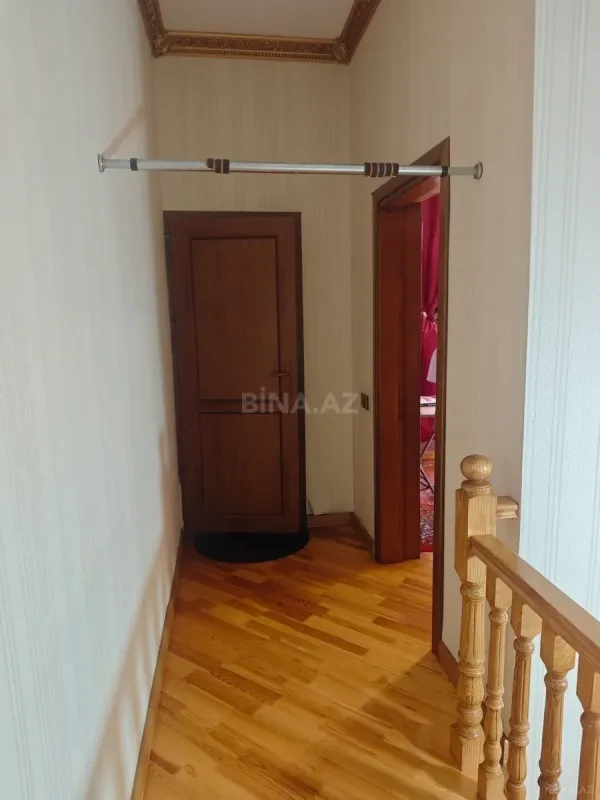 Satılır 5 otaqlı həyət evi 280 m²