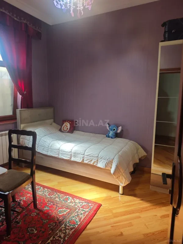 Satılır 5 otaqlı həyət evi 280 m²