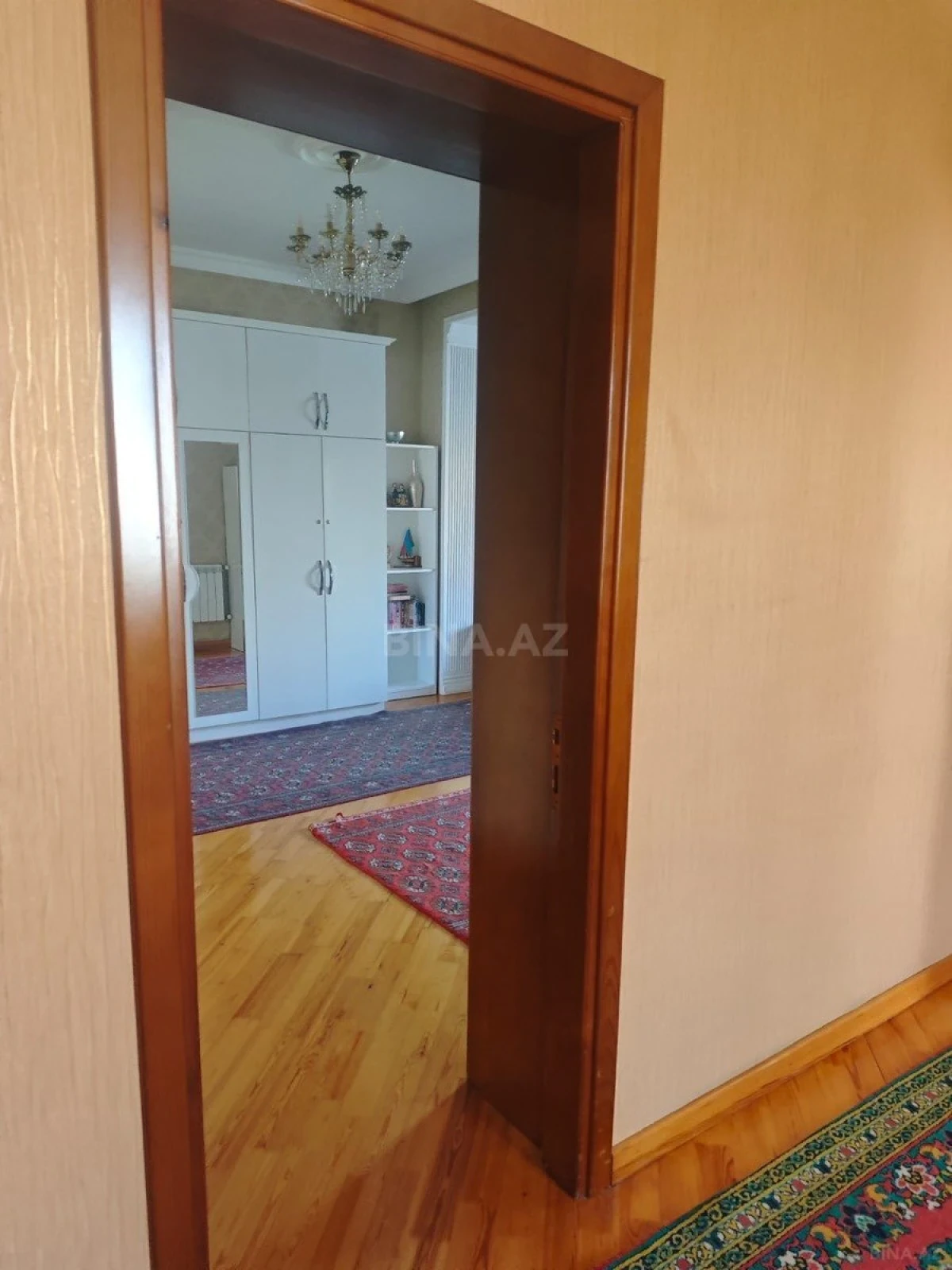 Satılır 5 otaqlı həyət evi 280 m²