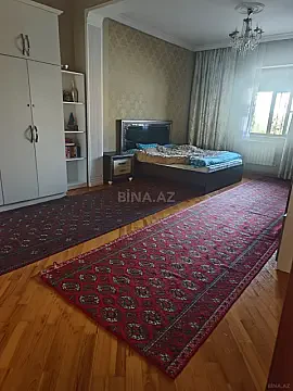 Satılır 5 otaqlı həyət evi 280 m²